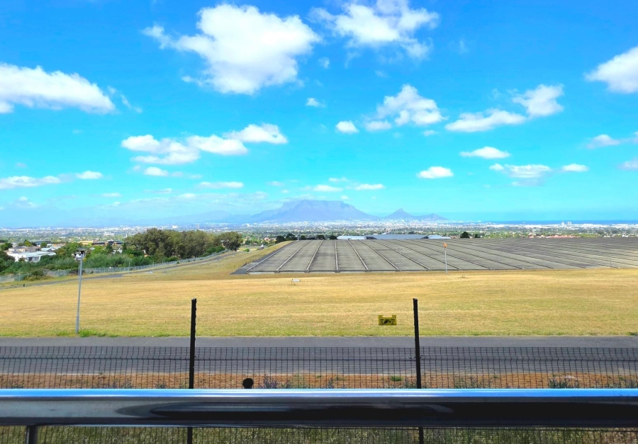 1 Bedroom Property for Sale in Plattekloof Western Cape